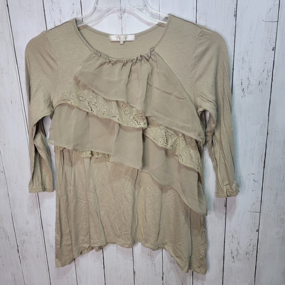 Paige Flynn Women's Green ¾ Sleeve Cotton Blend Shirt Ruffles Size 2 Shark Bite.